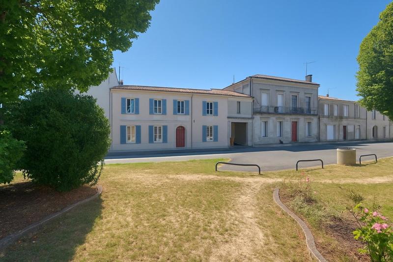 Maison - 307 m² - 8 pièces