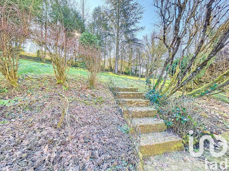 Maison - 240 m² - 8 pièces