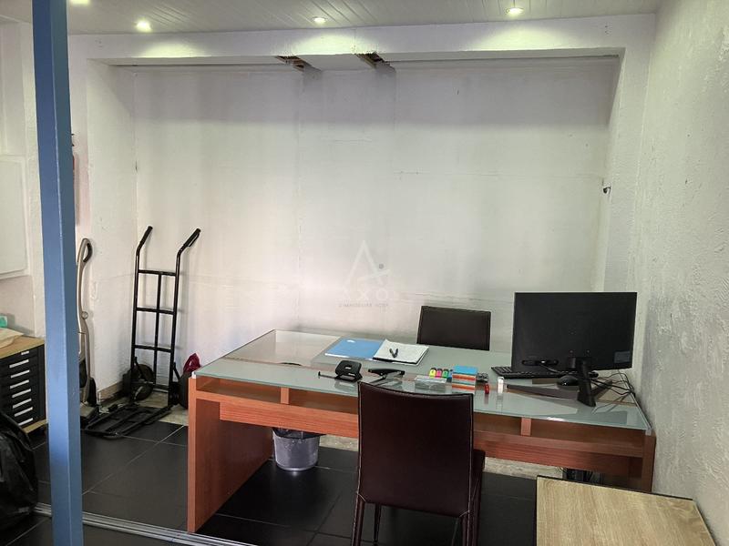 Local d'activités - 65 m²