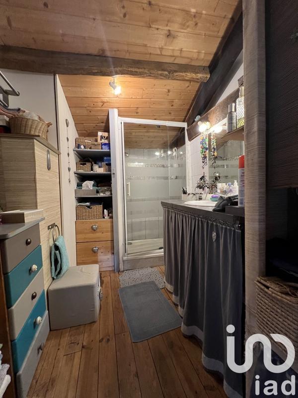 Maison - 201 m² - 7 pièces