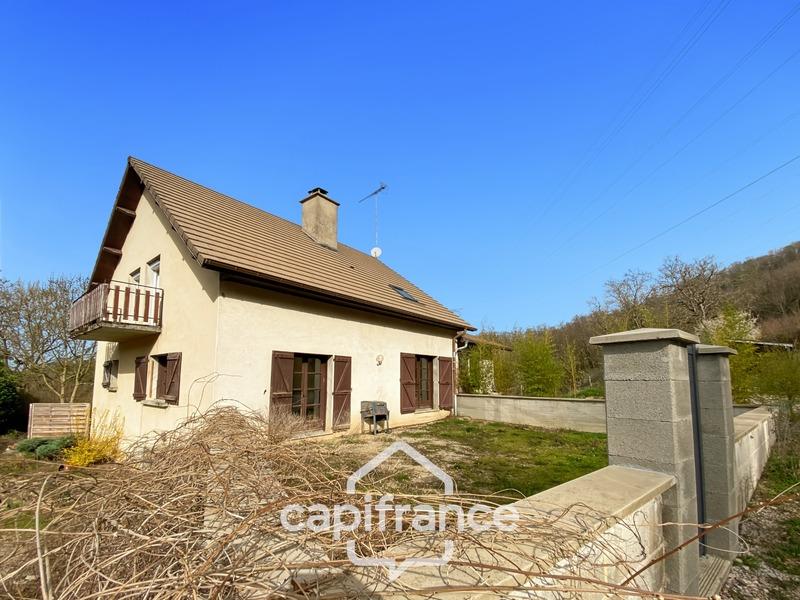 Maison - 220 m² - 8 pièces