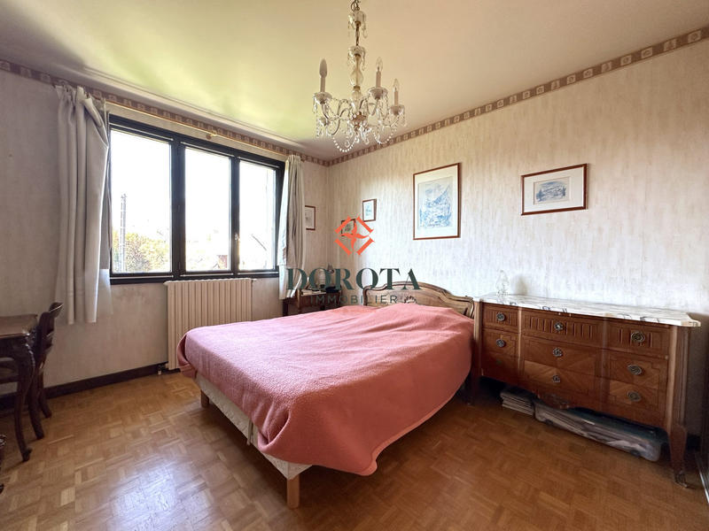 Maison - 263 m² - 15 pièces