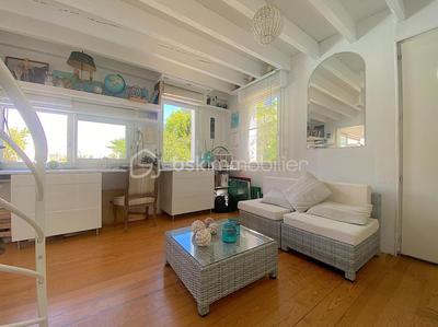 Maison - 215 m² - 8 pièces