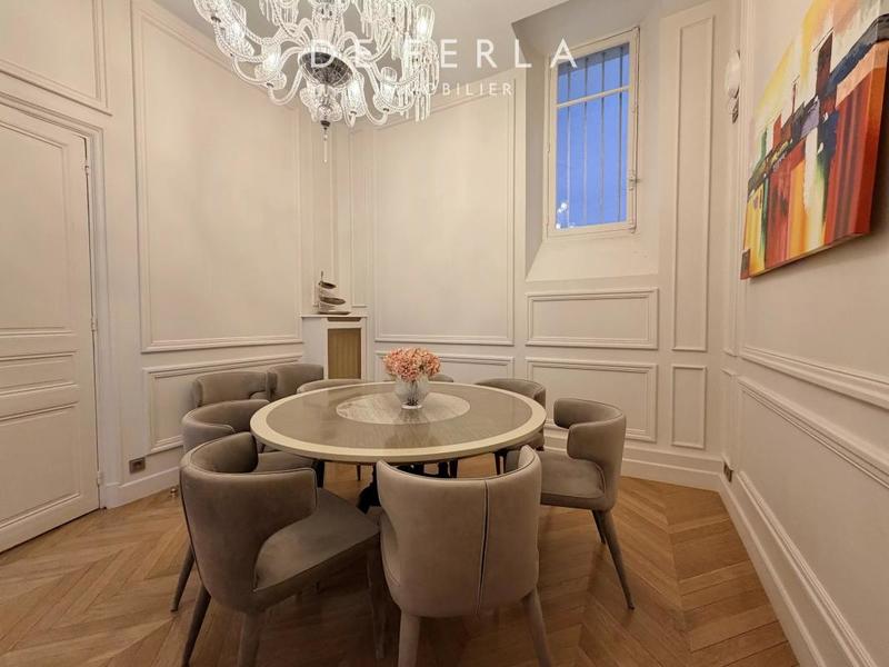 Appartement - 105 m² - 4 pièces