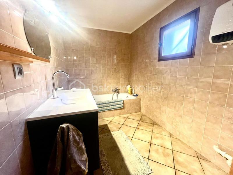 Maison - 110 m² - 4 pièces