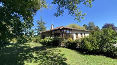 Maison - 200 m² - 7 pièces