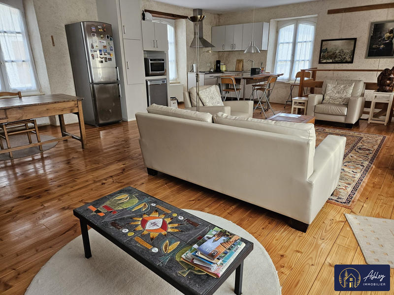 Maison ancienne - 225 m² - 6 pièces