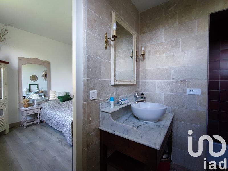 Maison - 242 m² - 8 pièces