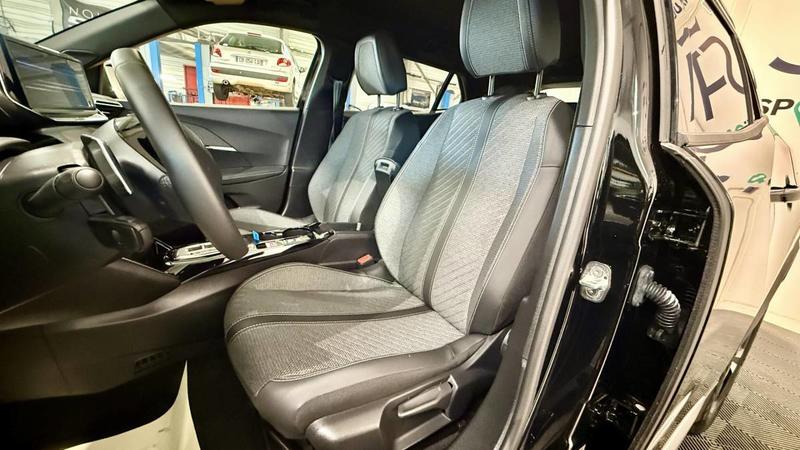 Peugeot 2008 II Hybrid 136 e-Dcs6 Allure + 2320 € d'Options