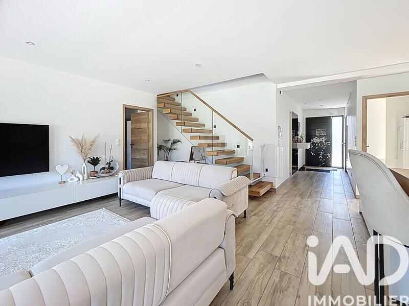 Maison - 163 m² - 6 pièces