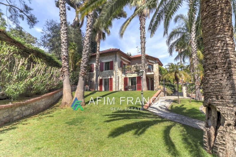 Villa - 360 m² - 7 pièces