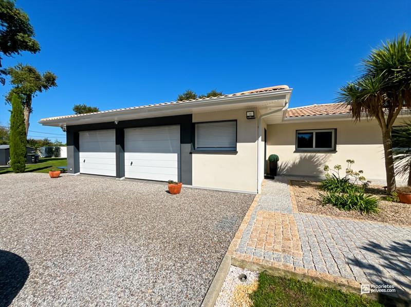 Maison - 180 m² - 6 pièces