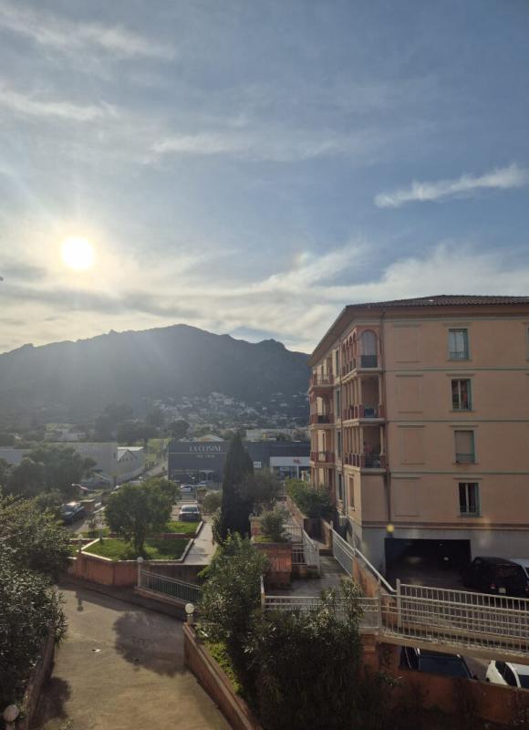 Appartement - 100 m² - 4 pièces