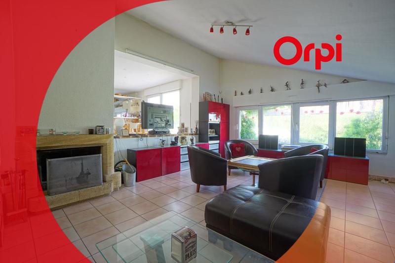 Maison - 220 m² - 6 pièces