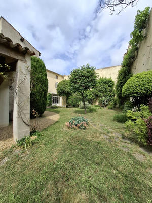 Maison - 300 m² - 10 pièces