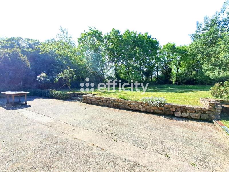 Maison - 237 m² - 7 pièces