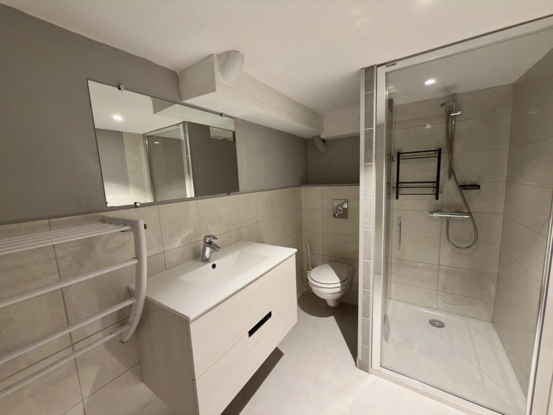 Maison - 205 m² - 9 pièces