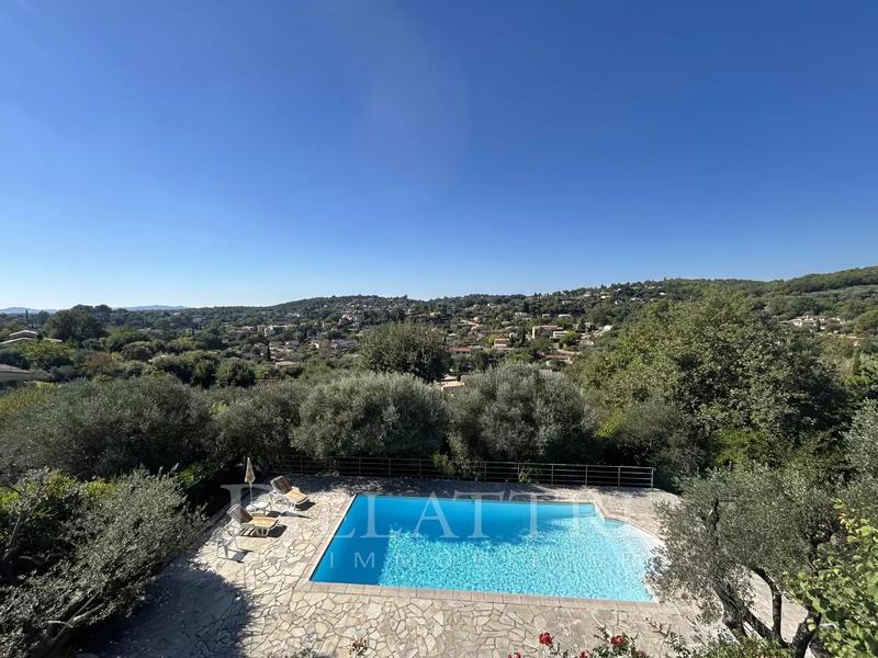 Villa - 170 m² - 8 pièces