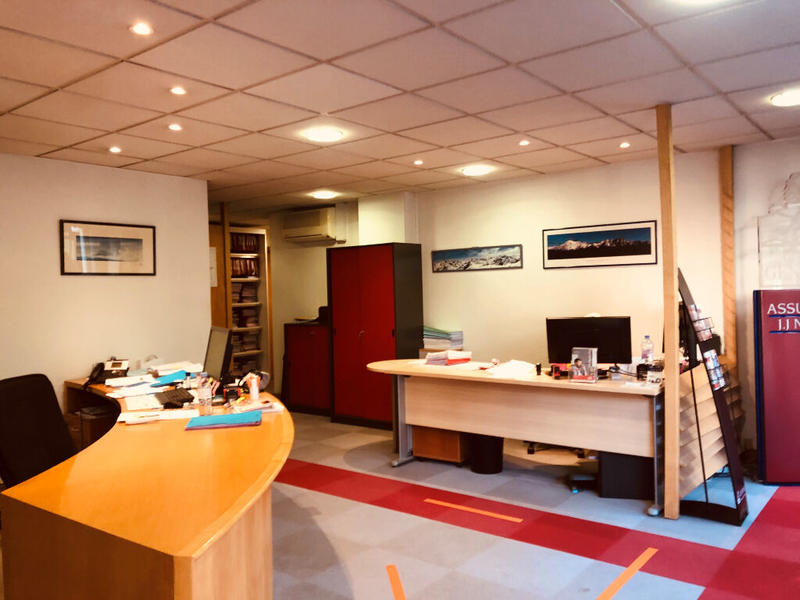 Local commercial - 98 m² - 5 pièces