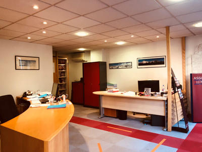 Local commercial - 98 m² - 5 pièces