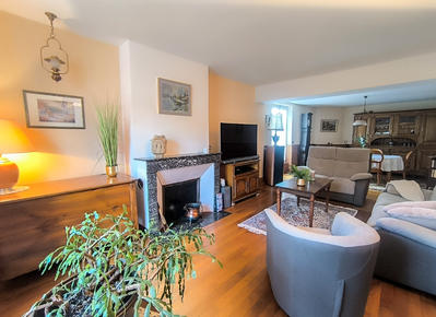 Maison - 208 m² - 7 pièces