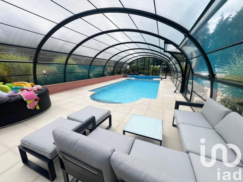 Maison - 350 m² - 9 pièces