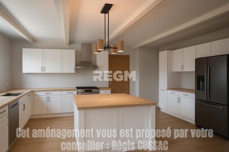 Maison - 295 m² - 11 pièces