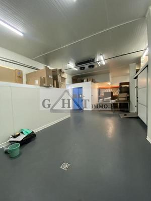 Entrepôt - 1 100 m²