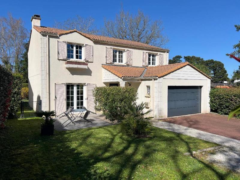 Maison - 140 m² - 6 pièces