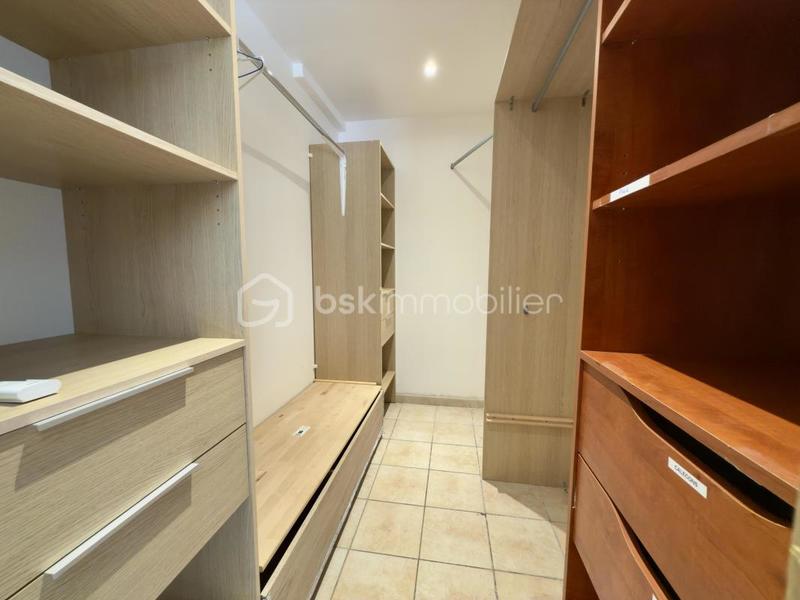 Maison traditionnelle - 218 m² - 6 pièces