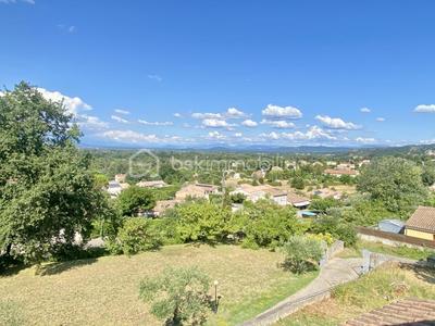 Maison - 234 m² - 8 pièces