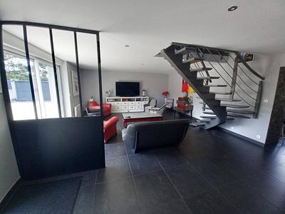 Maison - 190 m² - 7 pièces