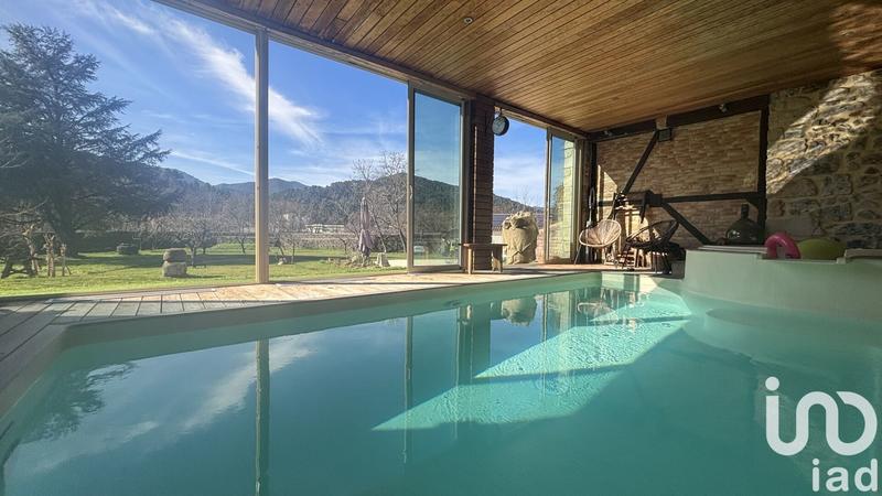 Maison - 277 m² - 8 pièces