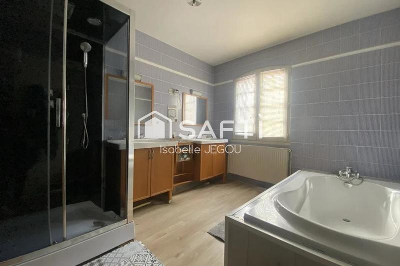 Villa - 329 m² - 9 pièces