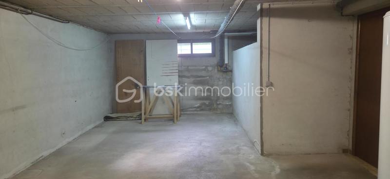 Maison traditionnelle - 198 m² - 8 pièces