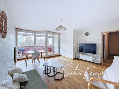 Appartement - 94 m² - 4 pièces