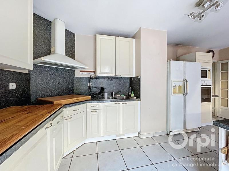 Appartement - 140 m² - 5 pièces