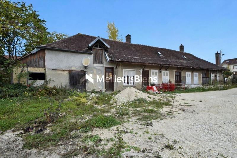 Maison - 400 m² - 8 pièces