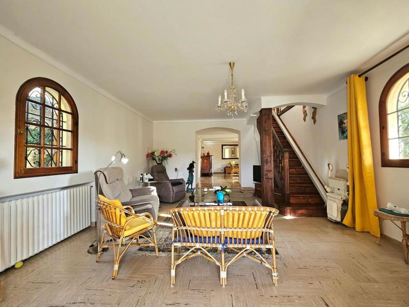 Maison - 170 m² - 7 pièces