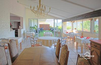 Maison - 351 m² - 16 pièces