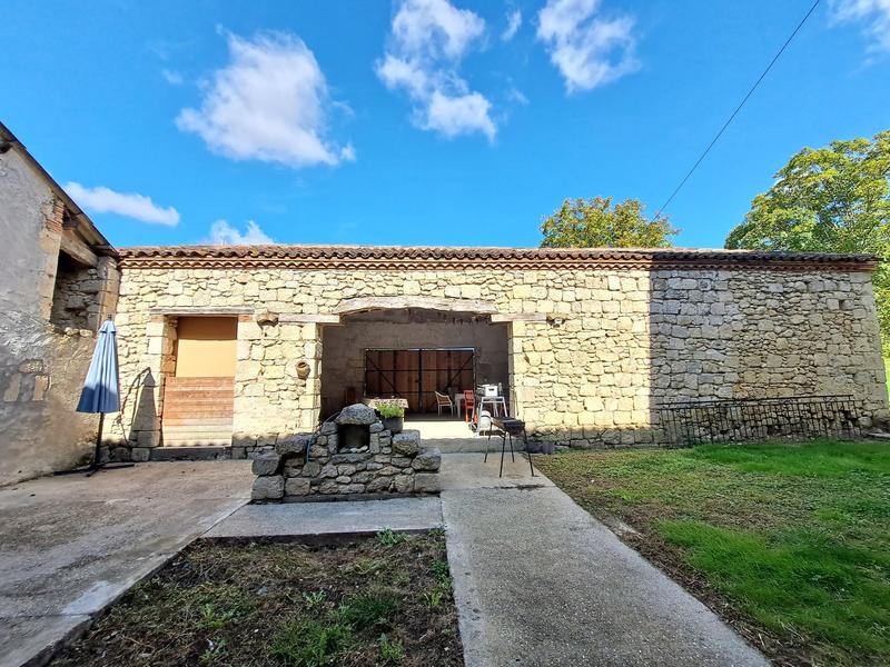 Maison - 220 m² - 8 pièces