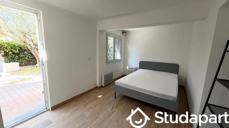 Chambre - 12 m² - 1 pièce