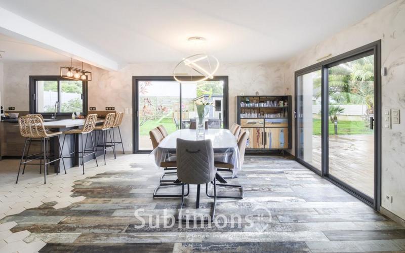 Maison - 168 m² - 8 pièces