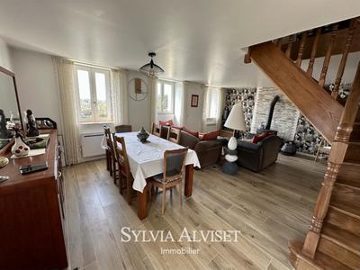 Maison - 93 m² - 4 pièces