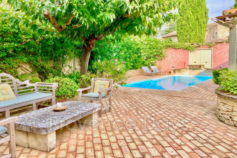 Maison de village - 400 m² - 11 pièces