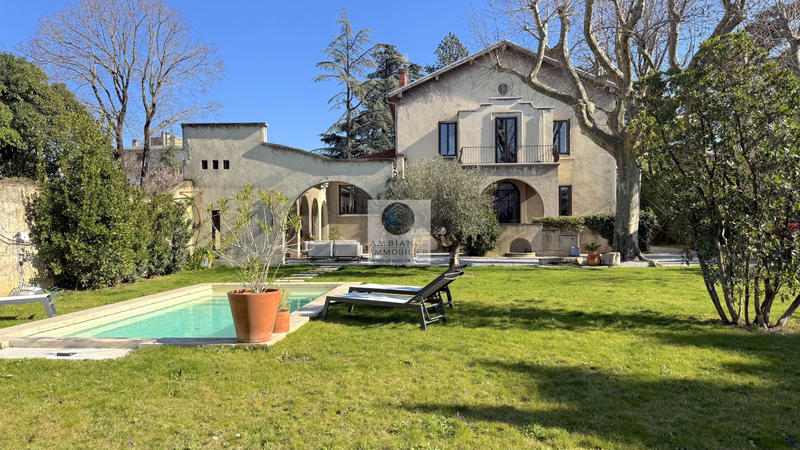 Maison - 343 m² - 11 pièces