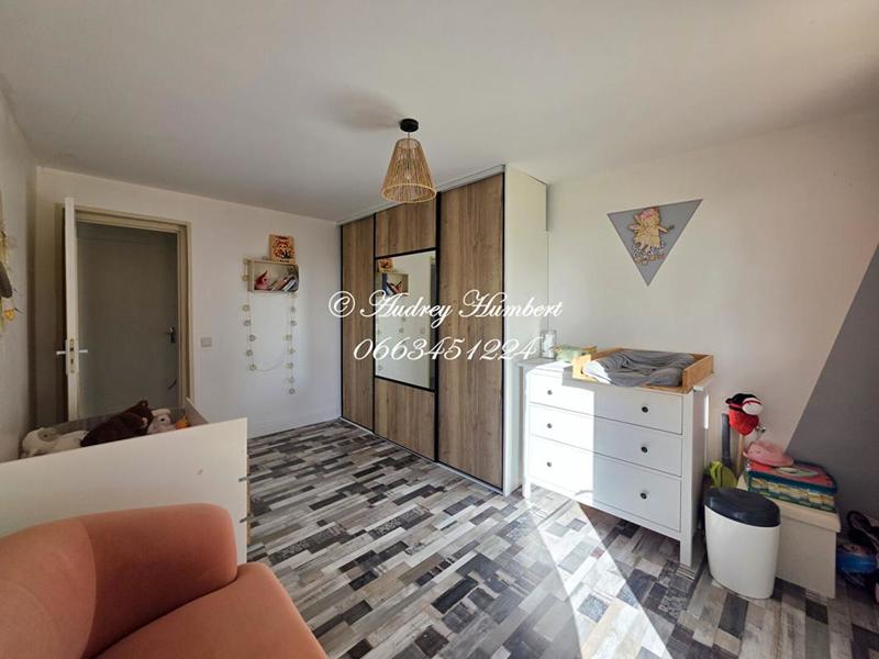 Maison - 180 m² - 6 pièces