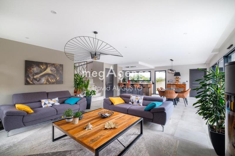 Maison - 193 m² - 6 pièces