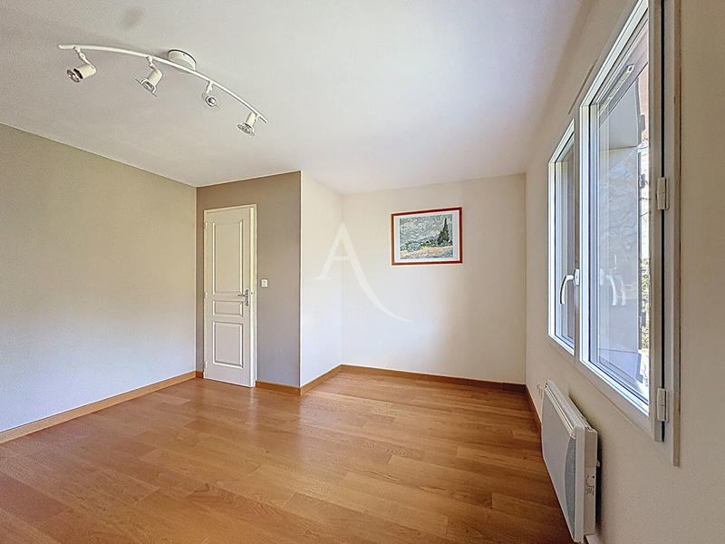 Maison - 163 m² - 6 pièces