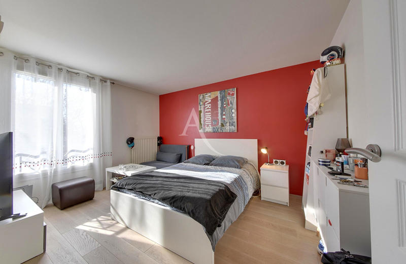 Maison - 215 m² - 8 pièces